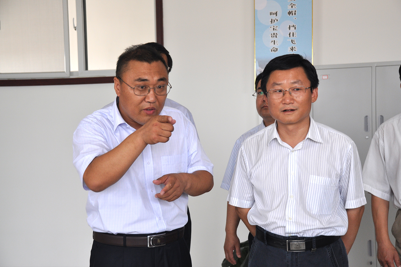 5、原廣饒縣委書記現(xiàn)東營市政法委書記田和友到公司視察指導(dǎo).jpg